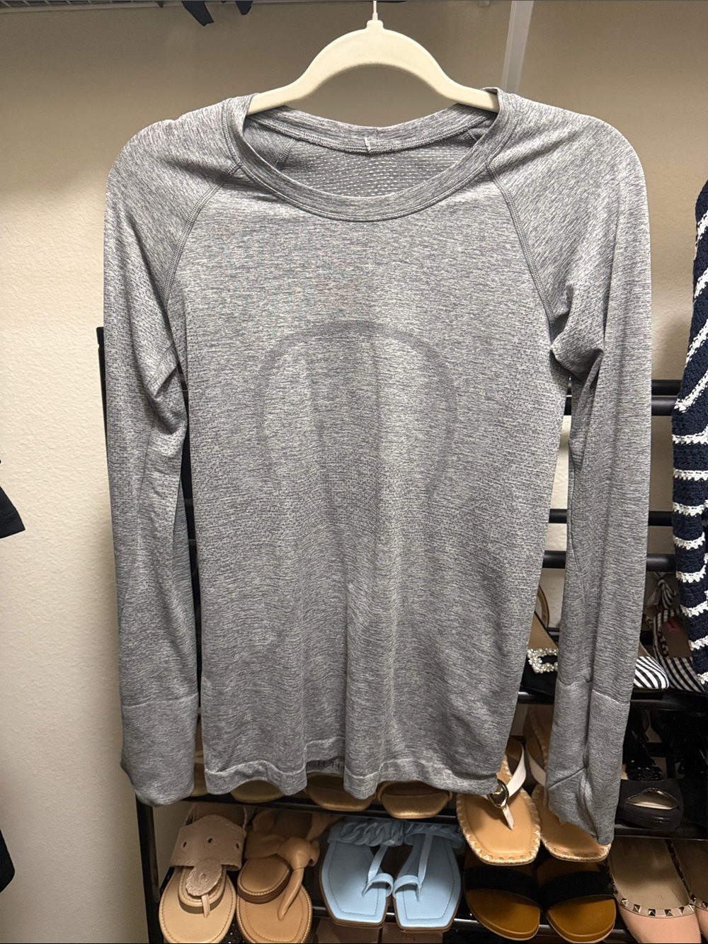 lululemon athletica Light Heather Gray Long Sleeve Crew